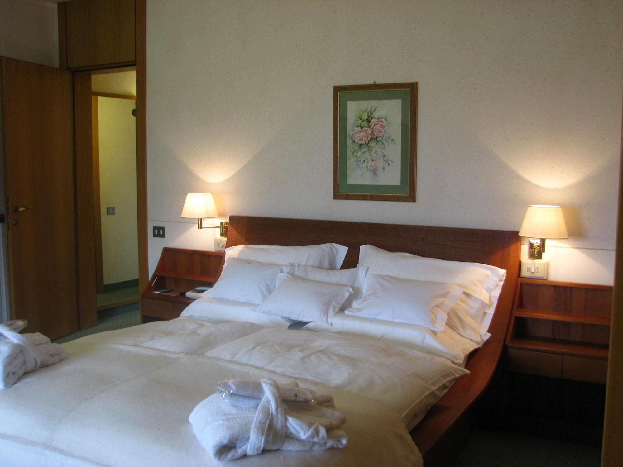 Hotel Royal 메나지오 외부 사진